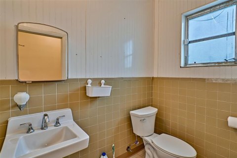 Propiedad comercial en alquiler en Gainesville, Florida, 277.68 m2 № 1440577 - foto 24