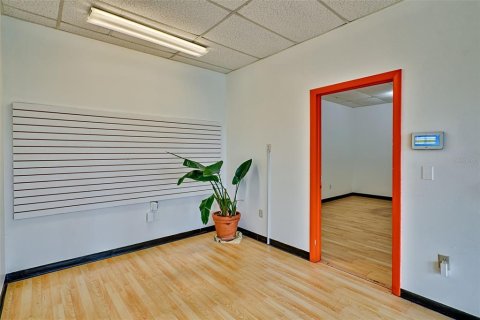 Propiedad comercial en alquiler en Gainesville, Florida, 277.68 m2 № 1440577 - foto 17
