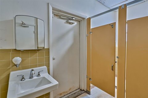 Propiedad comercial en alquiler en Gainesville, Florida, 277.68 m2 № 1440577 - foto 25