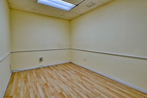 Propiedad comercial en alquiler en Gainesville, Florida, 277.68 m2 № 1440577 - foto 28