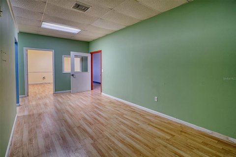 Propiedad comercial en alquiler en Gainesville, Florida, 277.68 m2 № 1440577 - foto 27