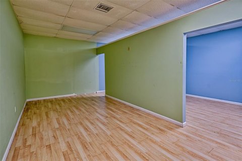 Propiedad comercial en alquiler en Gainesville, Florida, 277.68 m2 № 1440577 - foto 26