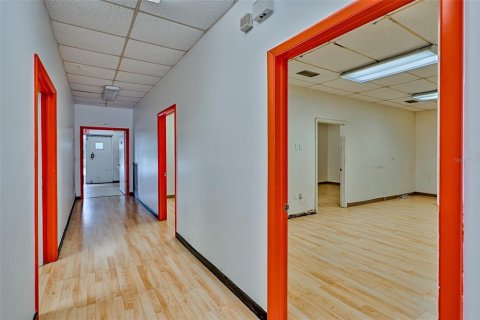 Propiedad comercial en alquiler en Gainesville, Florida, 277.68 m2 № 1440577 - foto 18