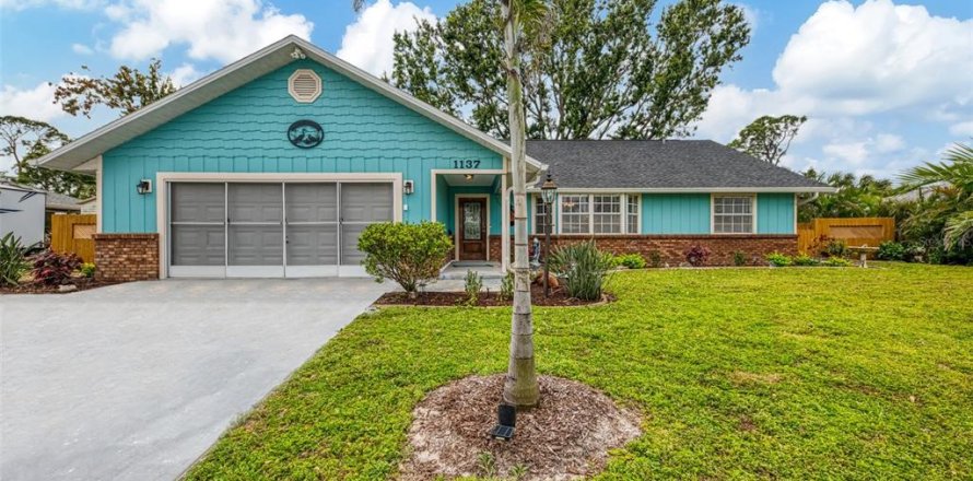 House in Venice, Florida 3 bedrooms, 180.97 sq.m. № 1591887