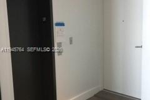 Снять в аренду кондоминиум в Майами, Флорида 1 спальня, 73.39м2, № 2002064 - фото 4