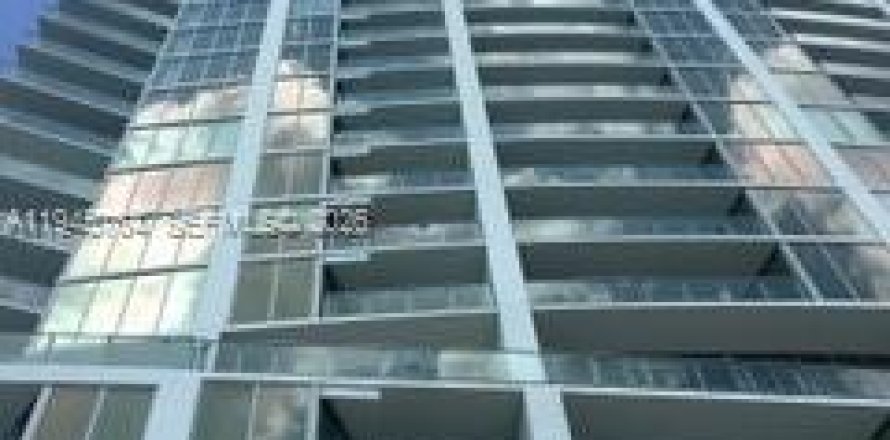 Кондоминиум с 1 спальней в Майами, Флорида № 2002064