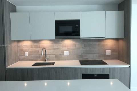 Снять в аренду кондоминиум в Майами, Флорида 1 спальня, 73.39м2, № 2002064 - фото 5