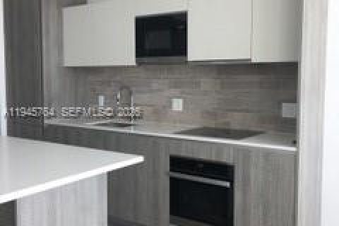 Снять в аренду кондоминиум в Майами, Флорида 1 спальня, 73.39м2, № 2002064 - фото 9