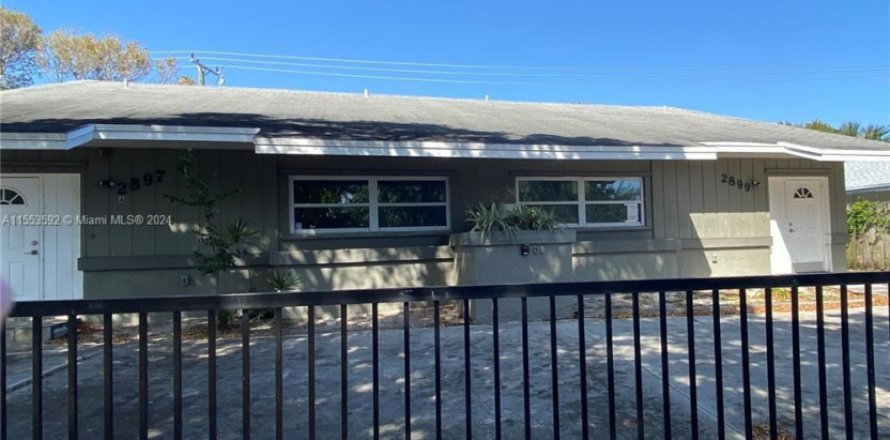 Propiedad comercial en Boca Raton, Florida 2 dormitorios, 127.93 m2 № 1224637