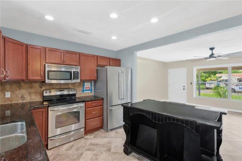 Villa ou maison à vendre à Clearwater, Floride: 2 chambres, 108.51 m2 № 2388900 - photo 3