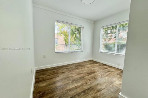 Propiedad comercial en venta en Miami, Florida, 163.79 m2 № 1960603 - foto 8