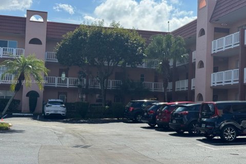 Condominio en venta en Sunrise, Florida, 1 dormitorio, 59.46 m2 № 2032647 - foto 2