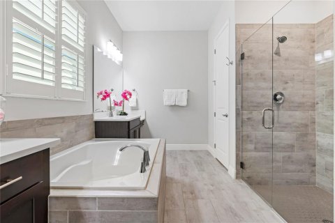 Casa en venta en Orlando, Florida, 7 dormitorios, 480.21 m2 № 1899670 - foto 24