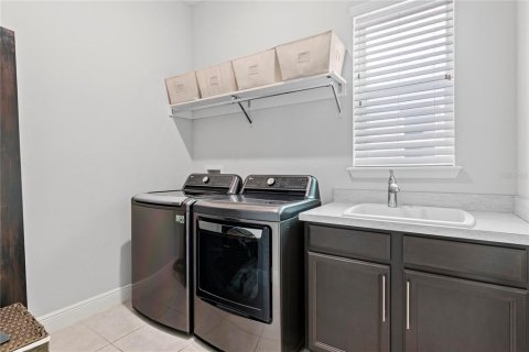 Casa en venta en Orlando, Florida, 7 dormitorios, 480.21 m2 № 1899670 - foto 26
