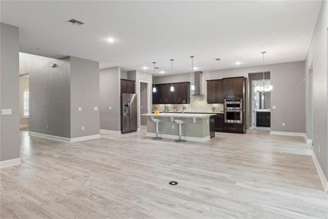 Casa en venta en Orlando, Florida, 7 dormitorios, 480.21 m2 № 1899670 - foto 9