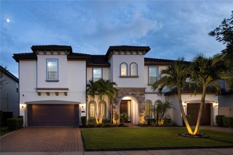 Casa en venta en Orlando, Florida, 7 dormitorios, 480.21 m2 № 1899670 - foto 1