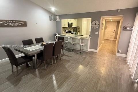 Casa en alquiler en Sunrise, Florida, 3 dormitorios, 153.29 m2 № 2006598 - foto 3