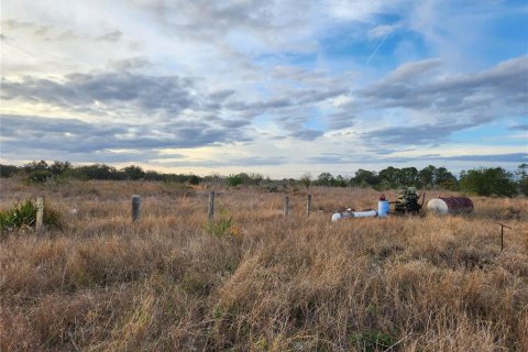 Terreno en venta en Frostproof, Florida № 1555403 - foto 1