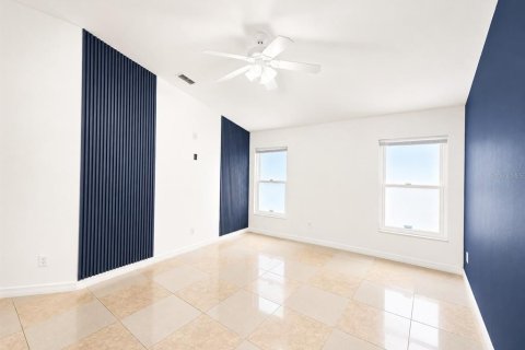House in Orlando, Florida 4 bedrooms, 164.62 sq.m. № 2272950 - photo 14