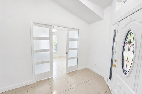 House in Orlando, Florida 4 bedrooms, 164.62 sq.m. № 2272950 - photo 3