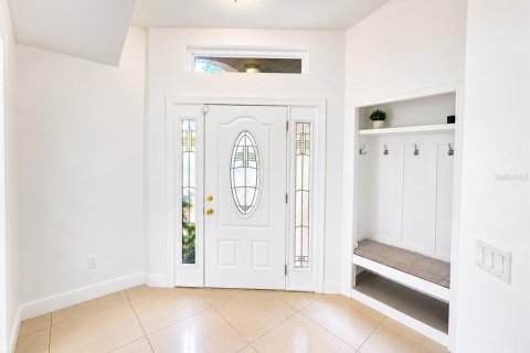 House in Orlando, Florida 4 bedrooms, 164.62 sq.m. № 2272950 - photo 2