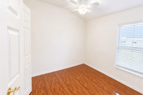 House in Orlando, Florida 4 bedrooms, 164.62 sq.m. № 2272950 - photo 12