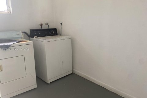 Casa en alquiler en West Park, Florida, 2 dormitorios, 204.29 m2 № 1993828 - foto 10