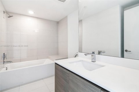 Condominio en alquiler en Miami, Florida, 2 dormitorios, 101.73 m2 № 1937281 - foto 10