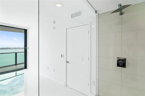 Condominio en alquiler en Miami, Florida, 2 dormitorios, 101.73 m2 № 1937281 - foto 7