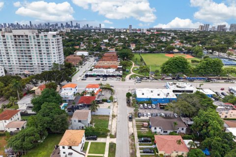 Immobilier commercial à vendre à Miami, Floride № 2399751 - photo 13