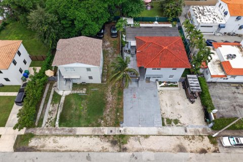 Immobilier commercial à vendre à Miami, Floride № 2399751 - photo 12