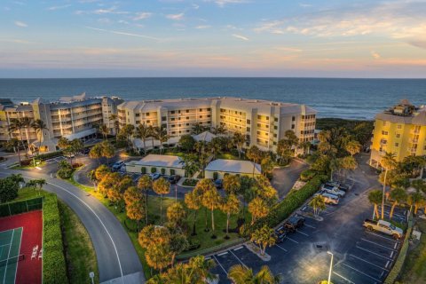 Condo in Stuart, Florida, 2 bedrooms  № 1146664 - photo 1