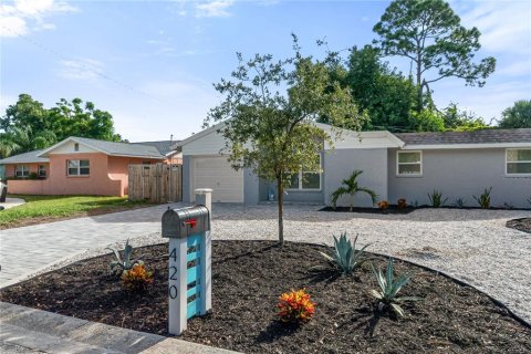Villa ou maison à vendre à Sarasota, Floride: 4 chambres, 131.55 m2 № 2337290 - photo 3