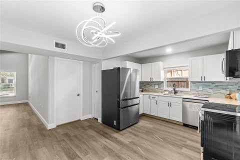 Villa ou maison à vendre à Sarasota, Floride: 4 chambres, 131.55 m2 № 2337290 - photo 9