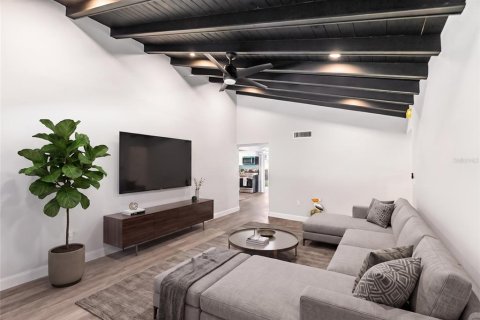 Villa ou maison à vendre à Sarasota, Floride: 4 chambres, 131.55 m2 № 2337290 - photo 5