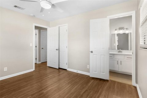 House in Jacksonville, Florida 3 bedrooms, 175.4 sq.m. № 1576293 - photo 4
