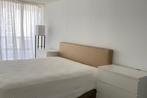 Condo in Miami, Florida, 1 bedroom  № 2035488 - photo 8