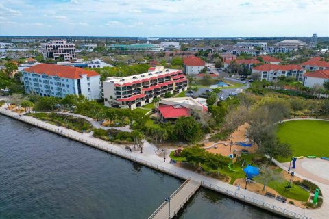 Condominio en venta en Bradenton, Florida, 2 dormitorios, 118.17 m2 № 2142437 - foto 2