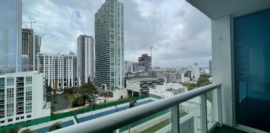 Condo à Miami, Floride, 2 chambres  № 2030184