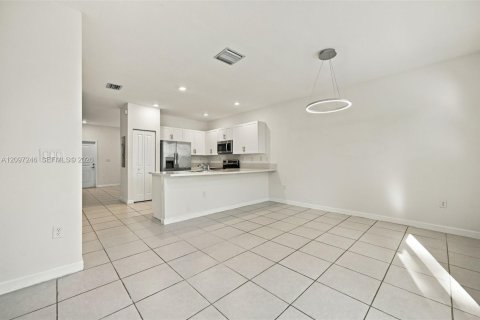 Купить таунхаус в Хомстед, Флорида 3 спальни, 131.36м2, № 2394673 - фото 8