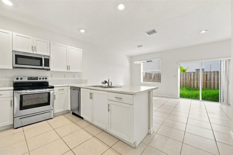 Купить таунхаус в Хомстед, Флорида 3 спальни, 131.36м2, № 2394673 - фото 10