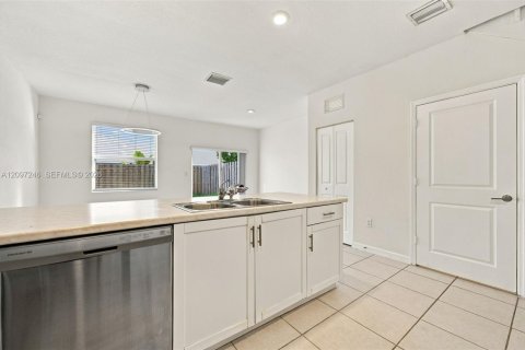 Купить таунхаус в Хомстед, Флорида 3 спальни, 131.36м2, № 2394673 - фото 12