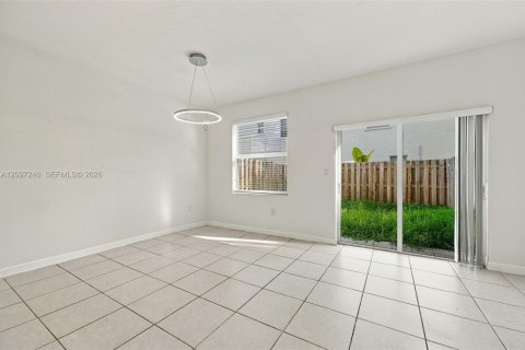 Купить таунхаус в Хомстед, Флорида 3 спальни, 131.36м2, № 2394673 - фото 7