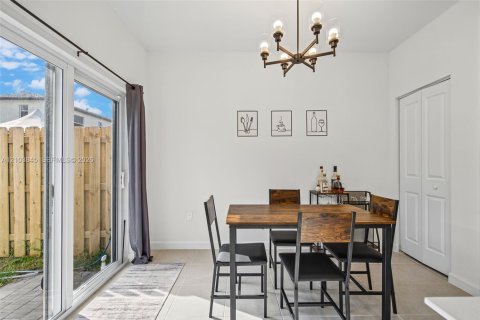 Купить таунхаус в Хомстед, Флорида 3 спальни, 120.77м2, № 2412911 - фото 10