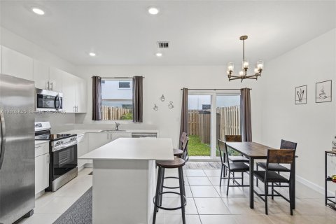 Купить таунхаус в Хомстед, Флорида 3 спальни, 120.77м2, № 2412911 - фото 8