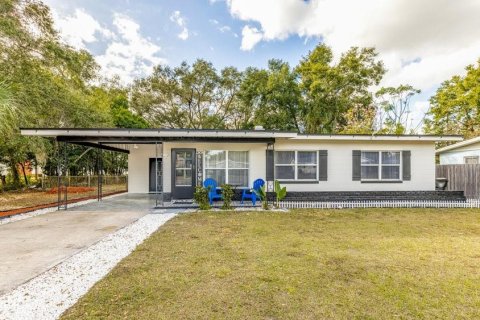 House in Orlando, Florida 3 bedrooms, 95.32 sq.m. № 1673572 - photo 1
