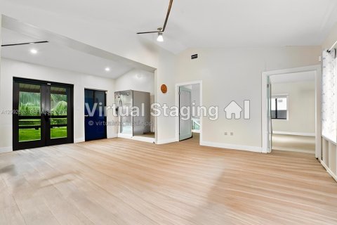 Villa ou maison à vendre à Miami Springs, Floride: 2 chambres, 100.8 m2 № 2384651 - photo 6