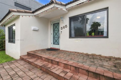 Villa ou maison à vendre à Miami Springs, Floride: 2 chambres, 100.8 m2 № 2384651 - photo 3