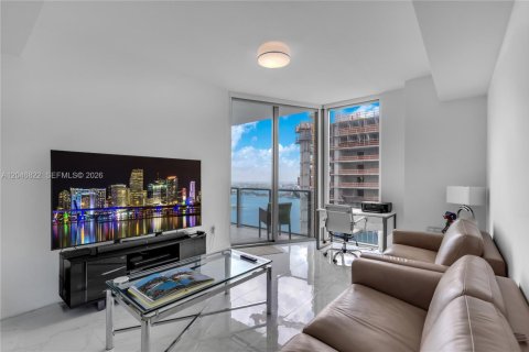 Condominio en alquiler en Miami, Florida, 3 dormitorios, 160.81 m2 № 2269115 - foto 4