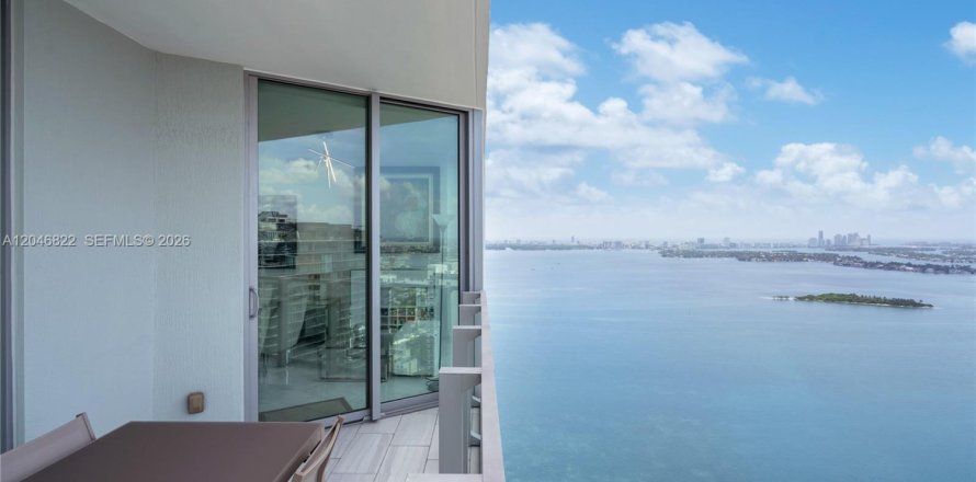 Condominio en Miami, Florida, 3 dormitorios  № 2269115